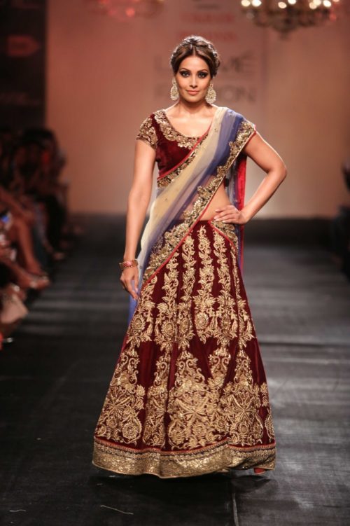 Bipasha Basu walks on-ramp