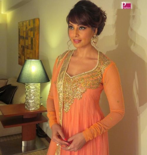 Bipasha in peach salwar kameez