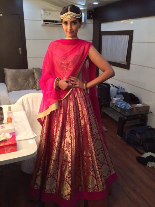 Sonam kapoor in salwar kameez by Meera & Muzzafar Ali