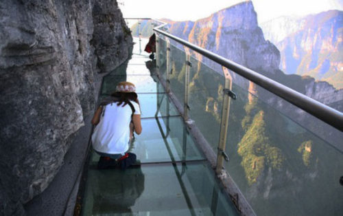 glass skywalk tianmen mountain china