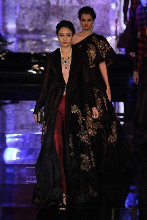 V Neckline designs for kameez