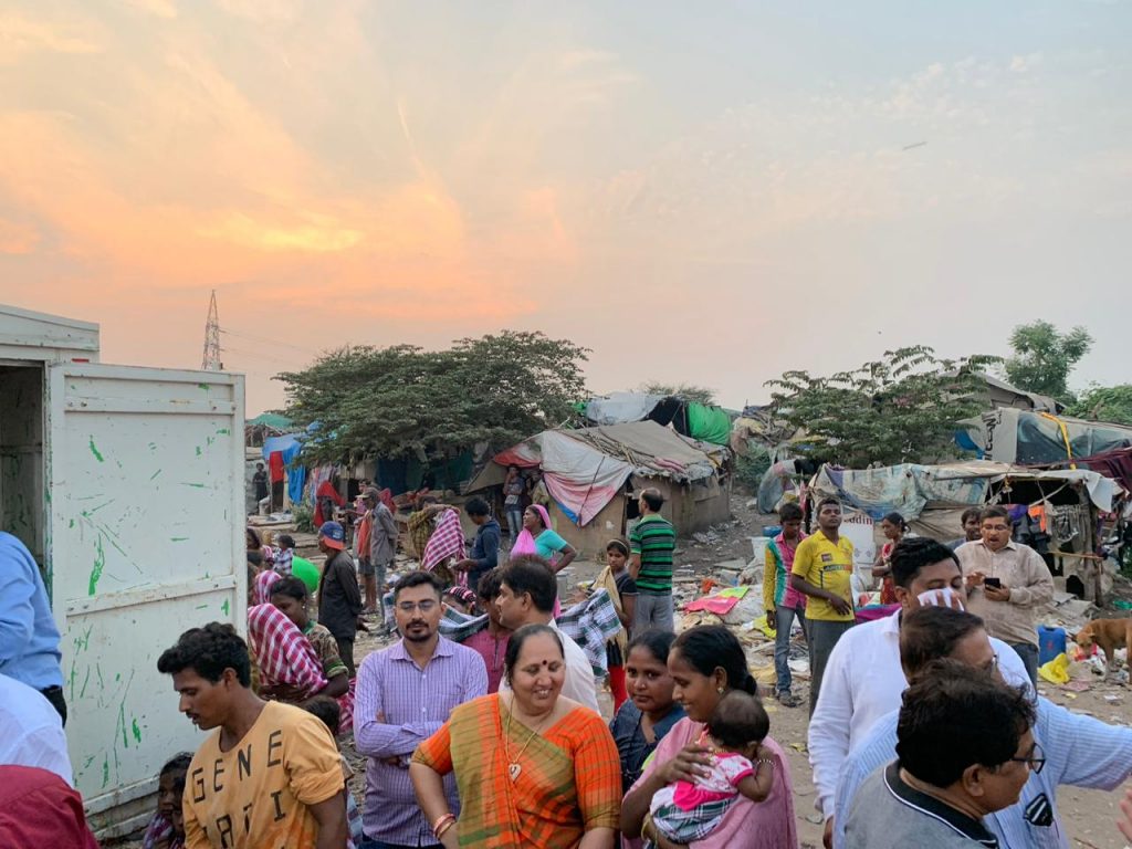 diwali gifts to slum children, g3plus gifts to 300 children of slum surat, surat social cause for diwali,