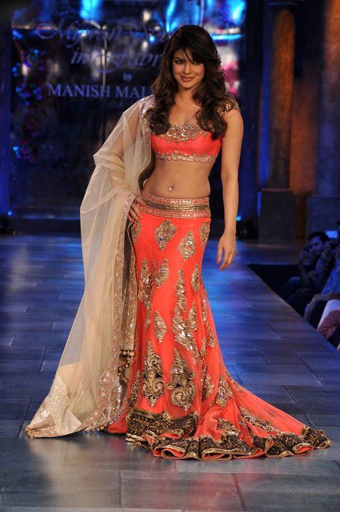 MERMAID STYLE LEHENGA for the hourglass figure