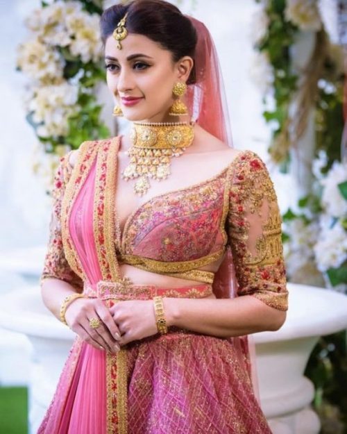 must follow makeup tips for monsoon wedding