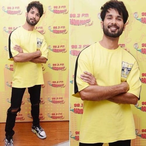 Shahid Kapoor's t-shirt with black denim