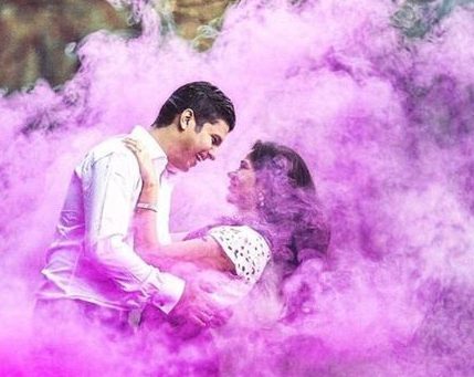 color bombs props for pre-wedding shoot