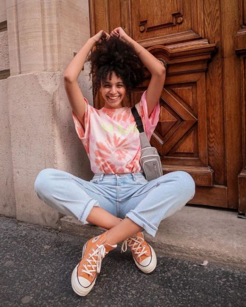 how to style tie dye t-shirts