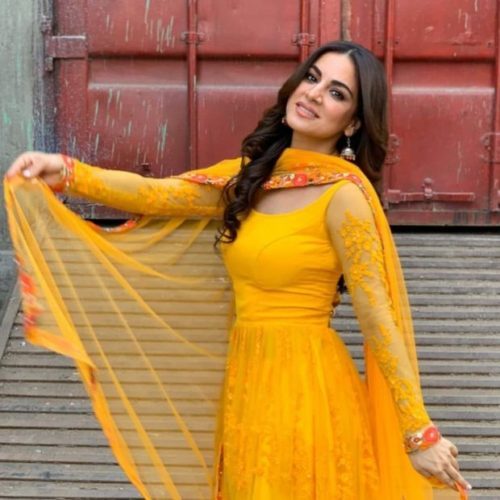 dr. preeta arora in yellow anarkali dress