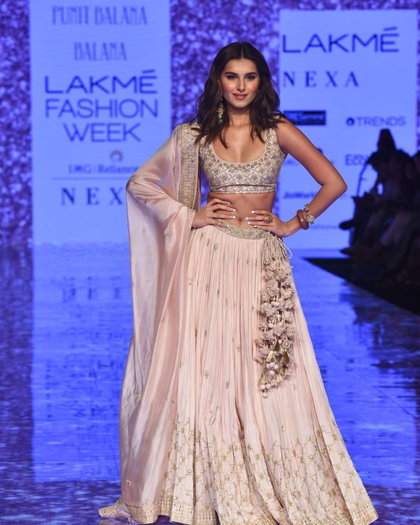 embroidered lehenga choli for indian wedding guest outfits