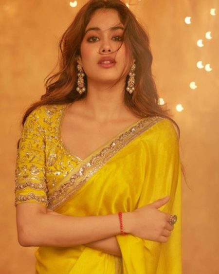 Jahanvi kapoor slaying in yellow