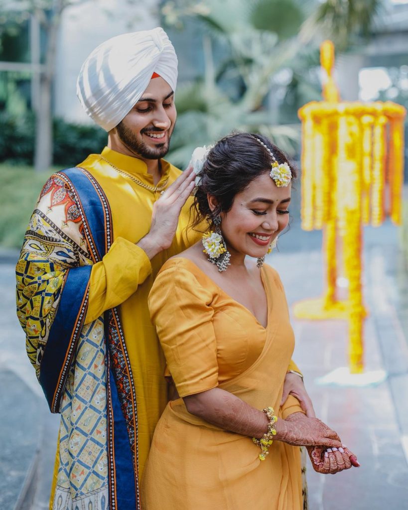 designer haldi outfits for couple