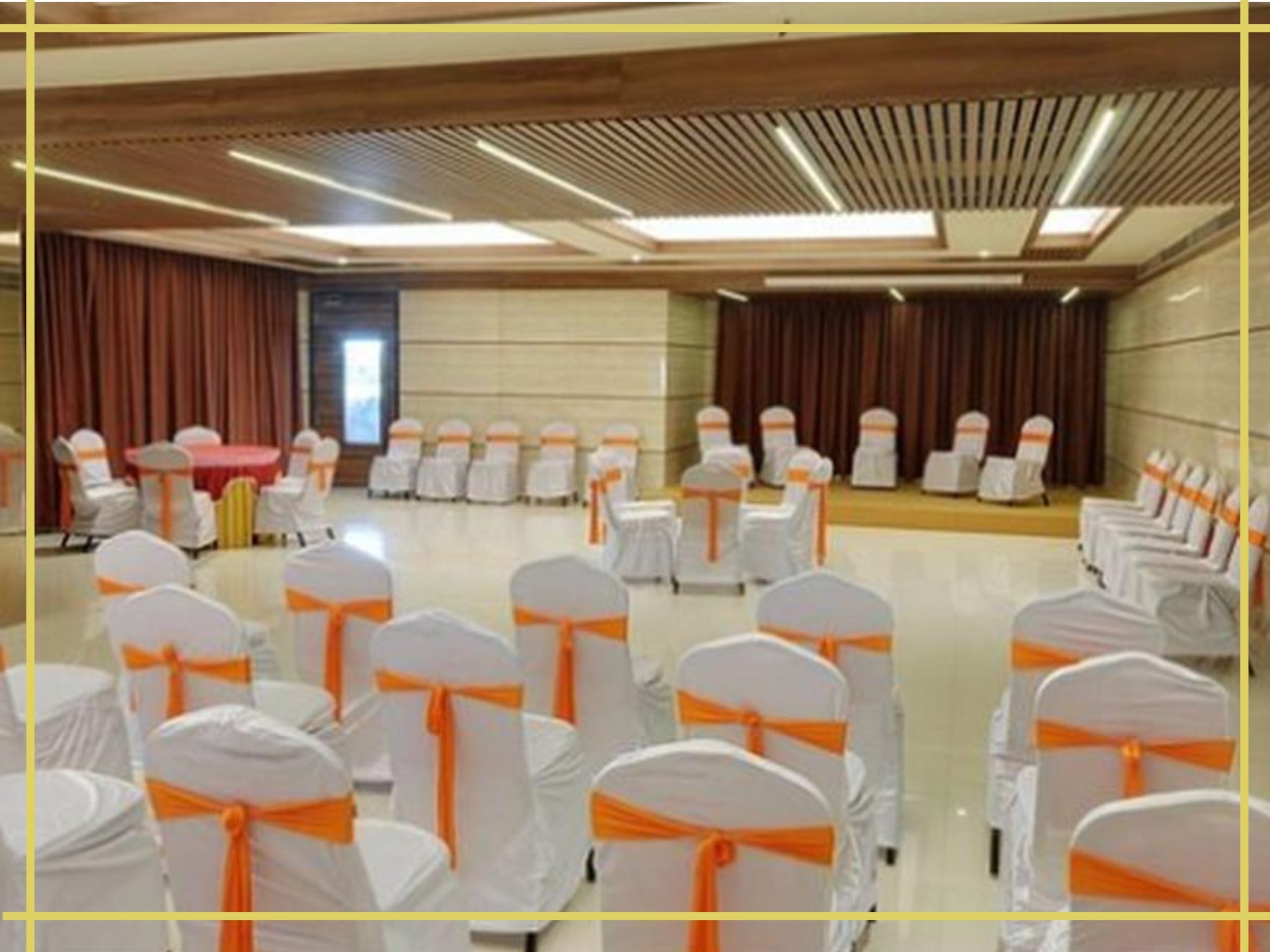 hotel in surat near bus station