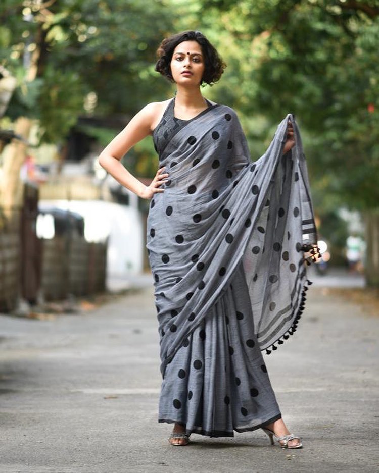 grey saree