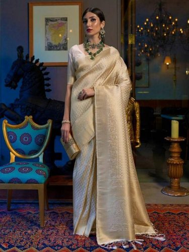 South Indian bride in beige Kanjeevaram saree