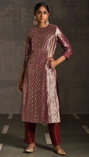 kurta with pocket square