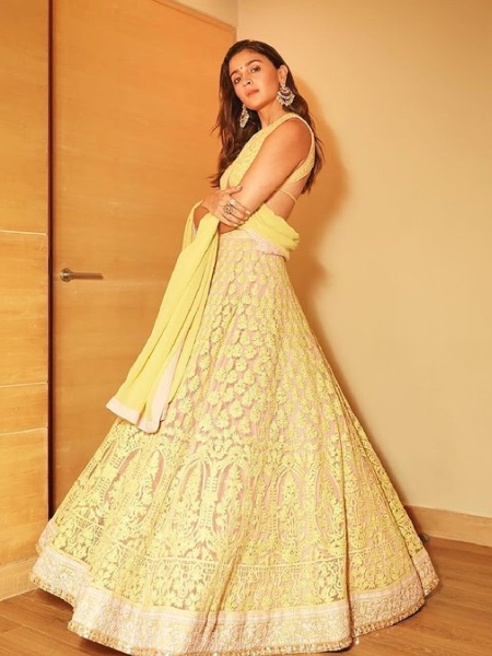 Manish Malhotra's Outfit