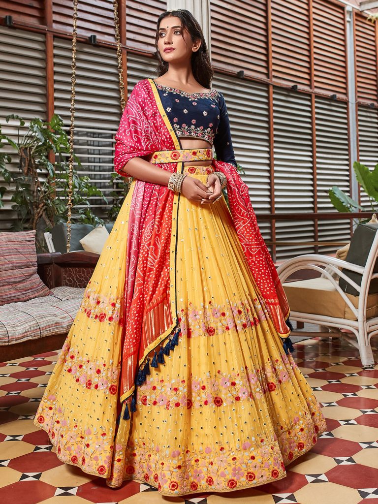 Bridal mehendi outfits idea