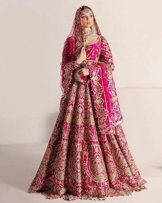 single dupatta on lehenga