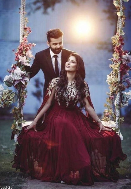 Poses For Pre-Wedding Photoshoot