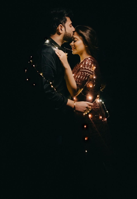 Poses For Pre-Wedding Photoshoot