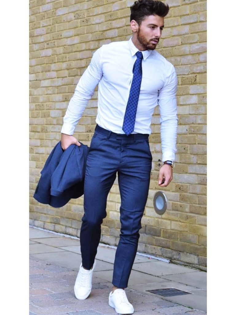 Shirt in white with blue pants