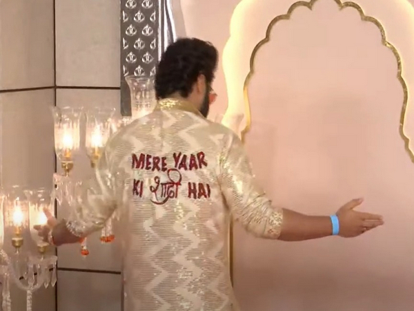 Arjun Kapoor’s Sherwani Back Embroidered Text