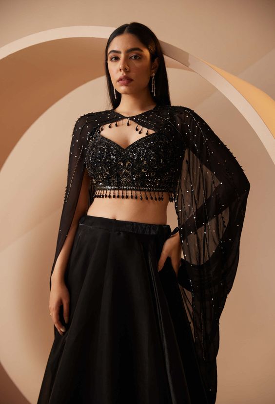 Play with the Neck Cut and Blouse Design 