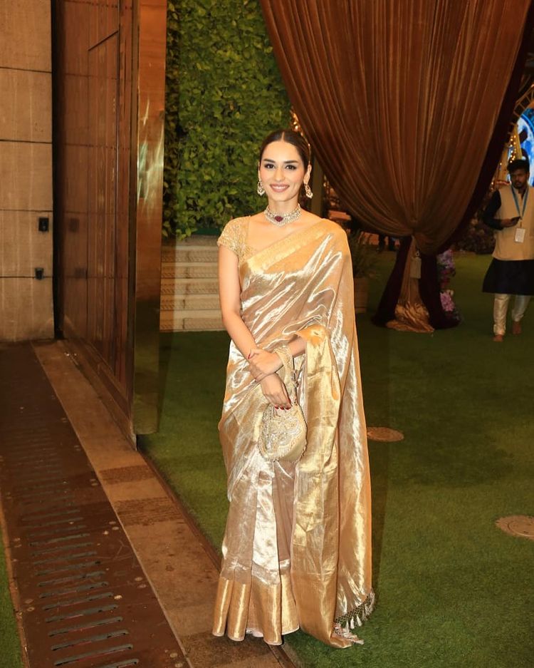 Manushi Chillar’s Silver Gold Kanjivaram Saree
