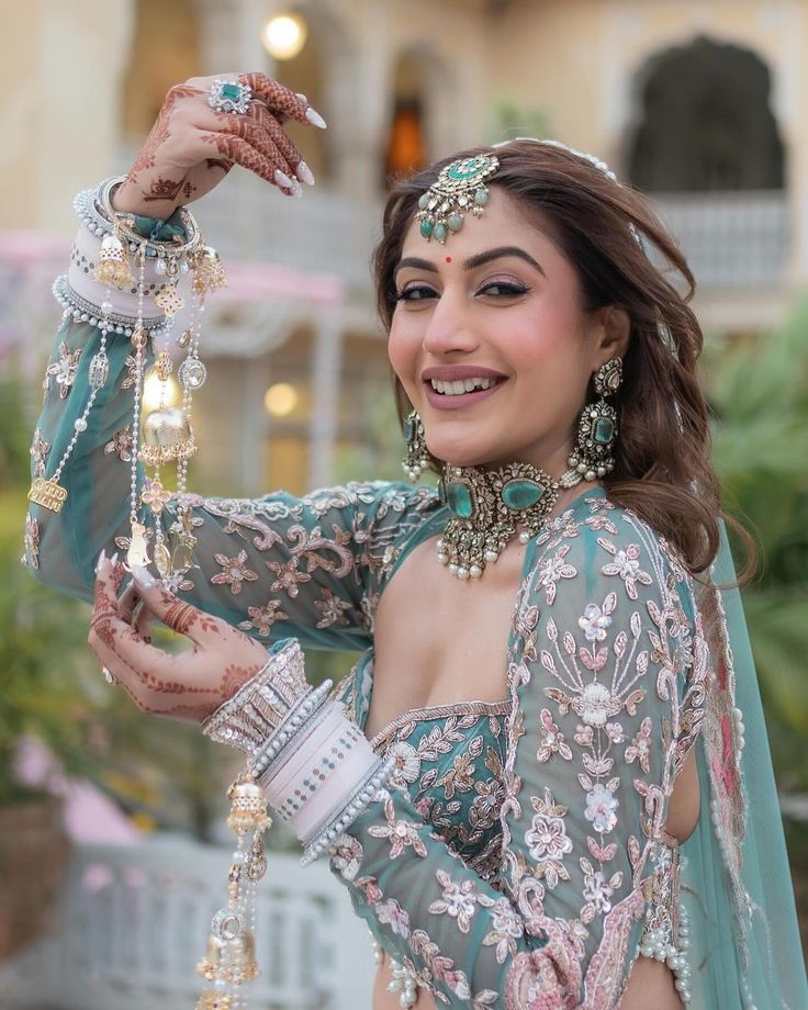 Makeup and Accessory Coordination