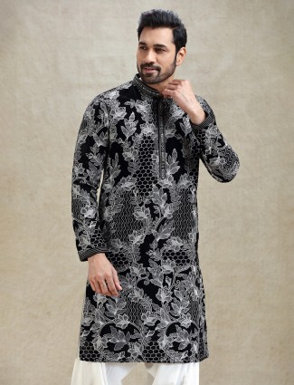 Embroidery theme Black festive charm kurta set in flower 