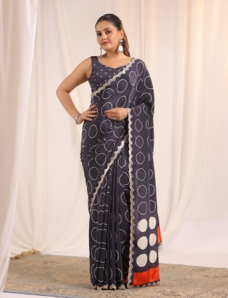 Navy shine with artisanal aabla