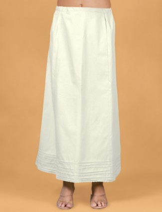 Off-white cotton plain saree petticot