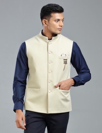Elegant and refined cream waistcoat for men