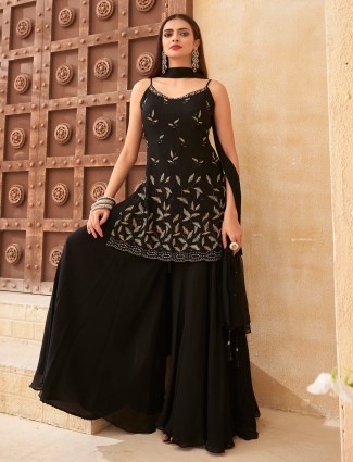 Black silk sleeveless reception suit