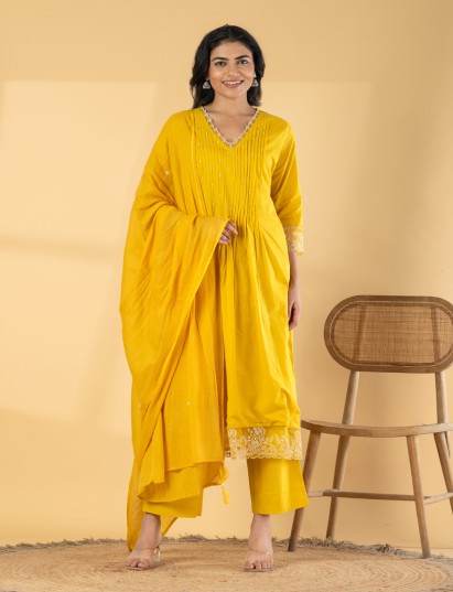 Yellow cotton silk yoke kurti set with beadwork accents