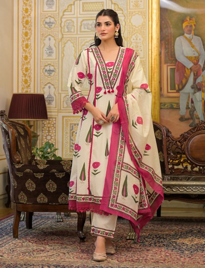 Off white kurti set with thread and sequins embellishment