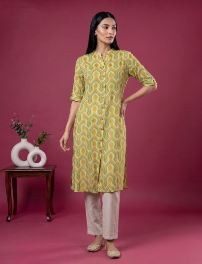 Yellow cotton silk texture printed casual stand collar elbow sleeve kurti