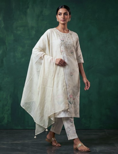 White floral symphony woven with grace