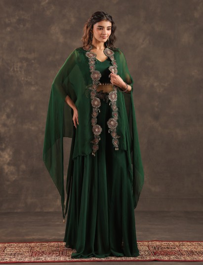 Elegant green viscose crepe palazzo suit with designer shrug