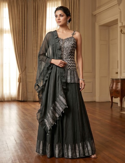 Majestic dark grey zigzag palazzo attire