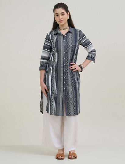 Black white geometric printed women kurtis